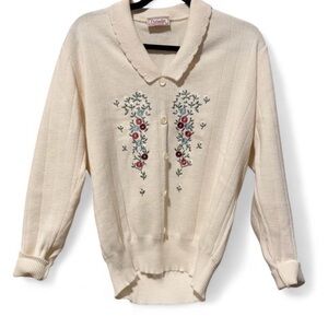 Vintage Dunedin Grandma Sweater with Peterpan Collar Floral Embroidered